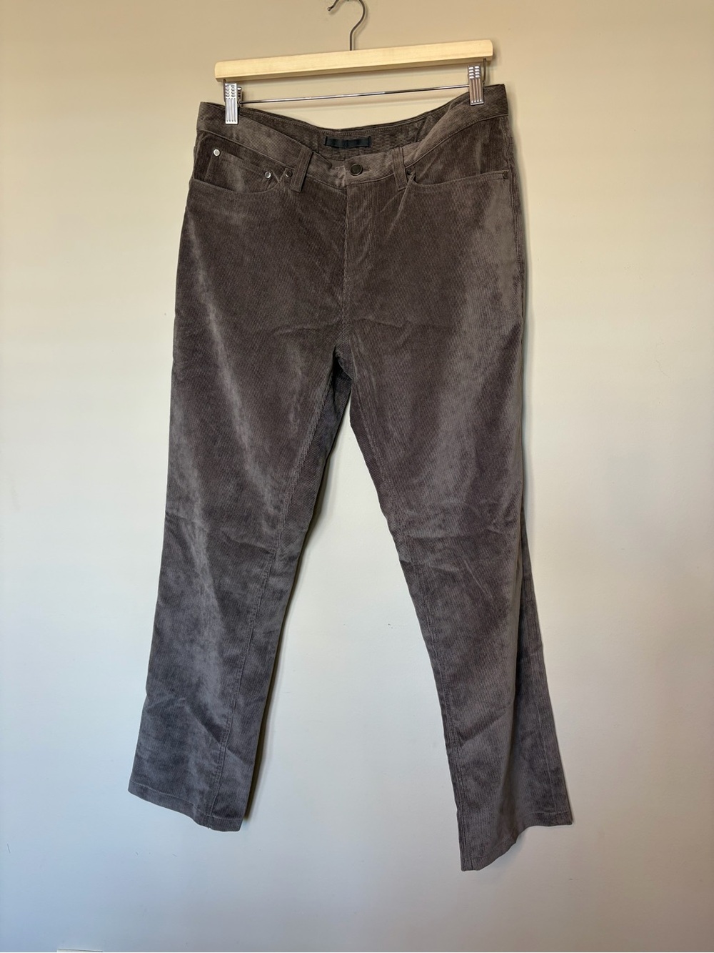 Saks Fifth Avenue Men's Corduroy Pants in Charcoal Brown 33/32